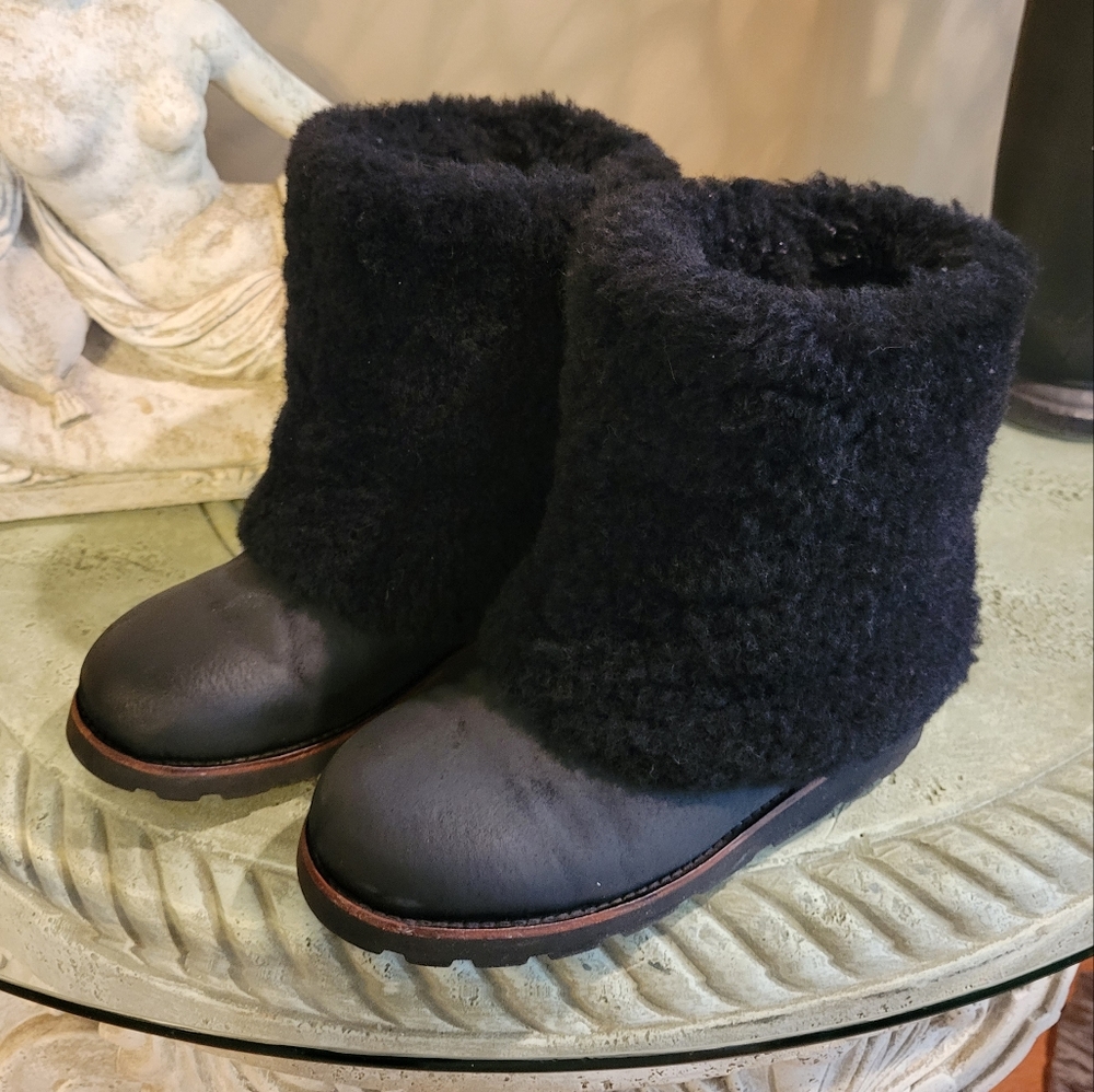 Ugg Maylin Boots in black. Size 5 #119 - Picture 13 of 14
